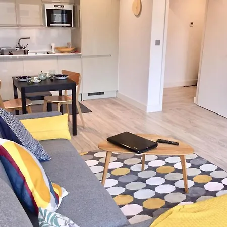 Modern Right In The City Centre * Bristol
