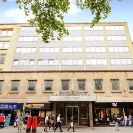 Modern Right In The City Centre Apartman Bristol